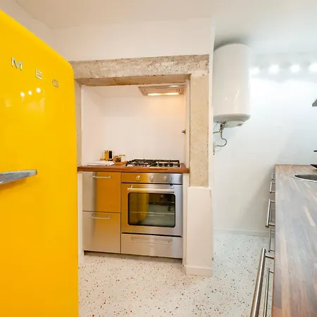 Alfama - Se Cathedral | Cheese & Wine Apartment Lisbon