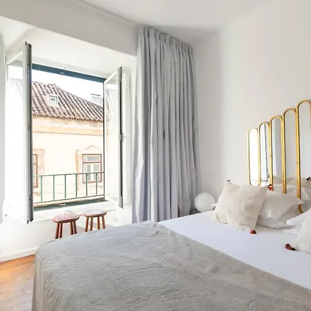 Alfama - Se Cathedral | Cheese & Wine