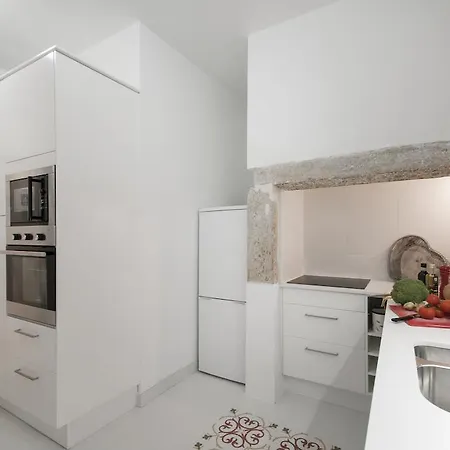 Alfama - Se Cathedral | Cheese & Wine *