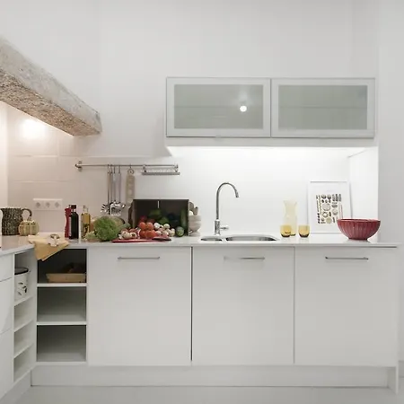 Alfama - Se Cathedral | Cheese & Wine