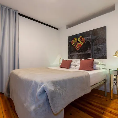 Alfama - Se Cathedral | Cheese & Wine * Lissabon