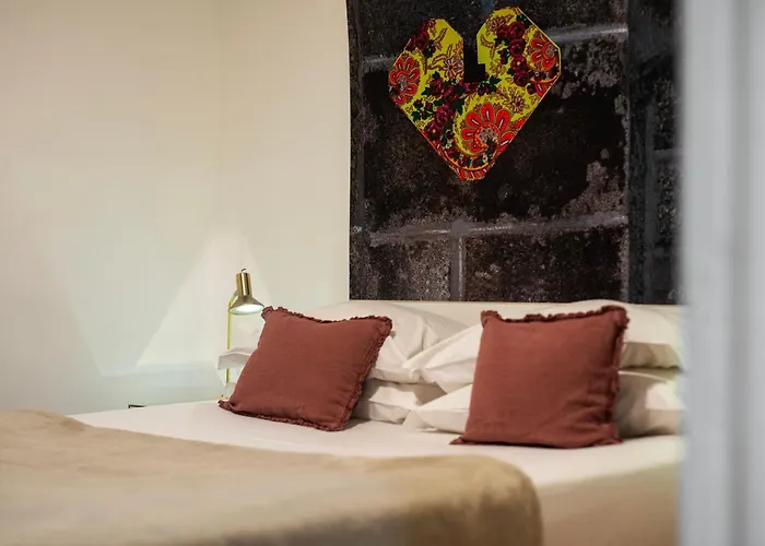 Alfama - Se Cathedral | Cheese & Wine * Lissabon