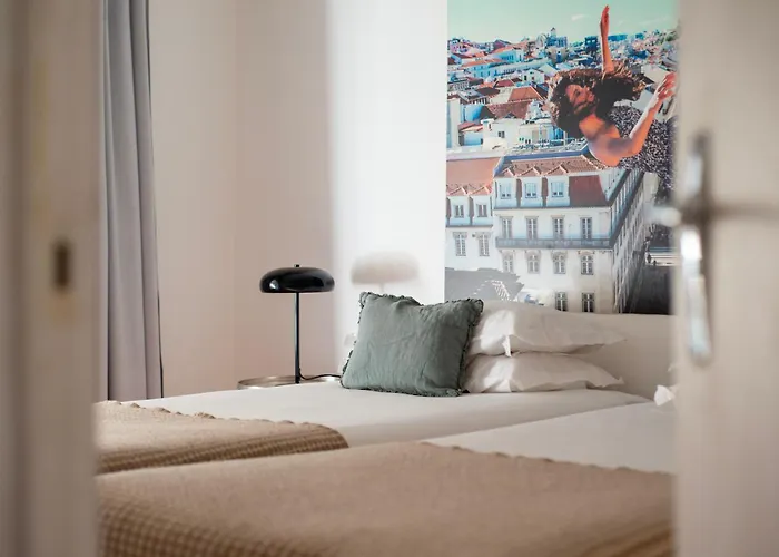 Alfama - Se Cathedral | Cheese & Wine *