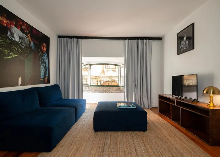 Alfama - Se Cathedral | Cheese & Wine