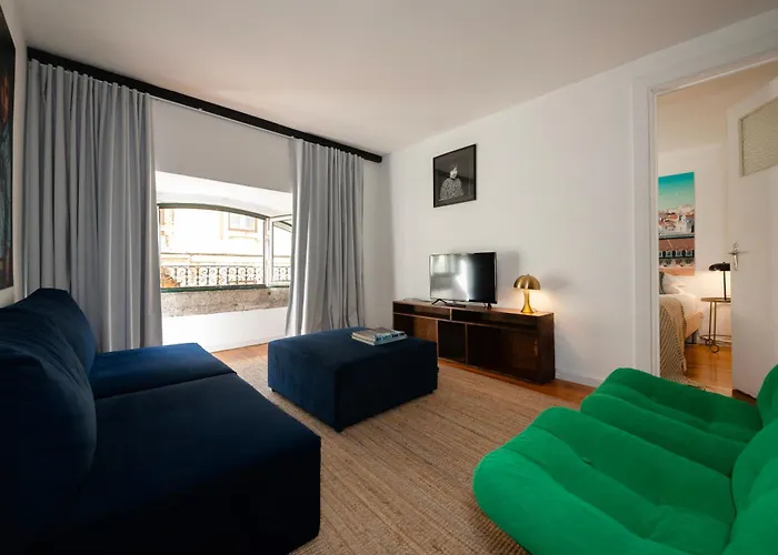 Alfama - Se Cathedral | Cheese & Wine * Lissabon