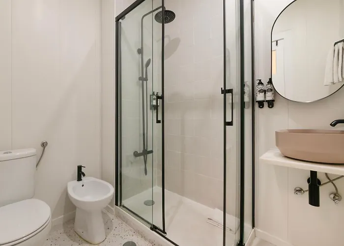 Alfama - Se Cathedral | Cheese & Wine Lissabon