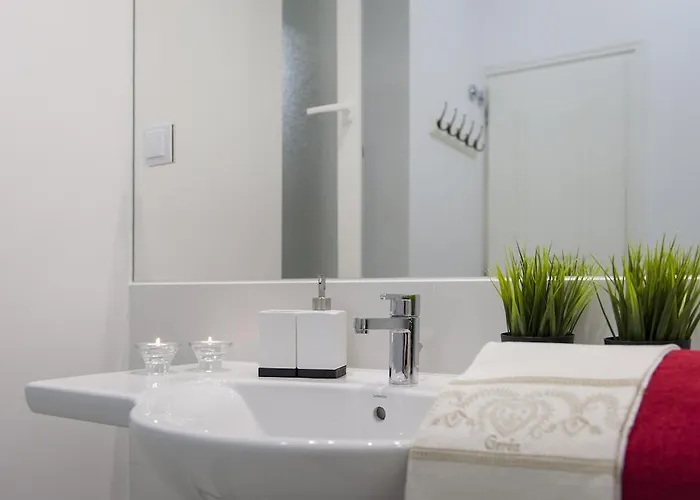 Alfama - Se Cathedral | Cheese & Wine Lissabon