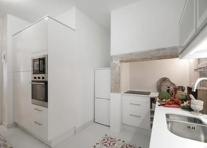 Alfama - Se Cathedral | Cheese & Wine *