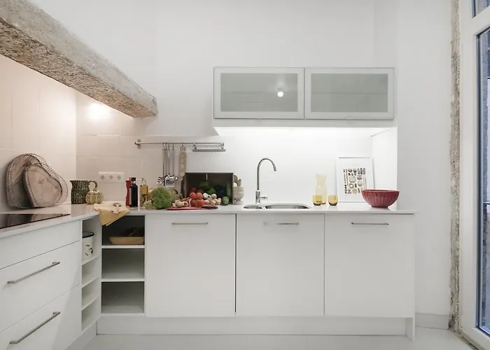 Alfama - Se Cathedral | Cheese & Wine